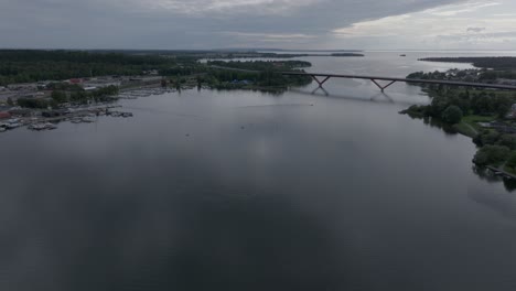 Motala-ström-with-large-bridge-connecting-the-Swedish-Scandinavian-city