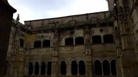 Pasillos-Del-Patio-Interior-Del-Monasterio-De-Santo-Estevo,-Galicia,-España