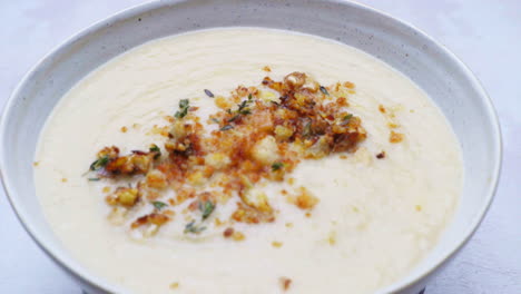 Cauliflower-soup-bowl