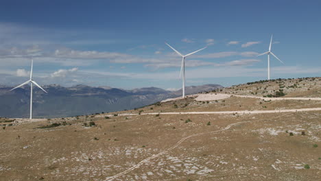 Vista-Aérea-Del-Parque-De-Turbinas-Eólicas