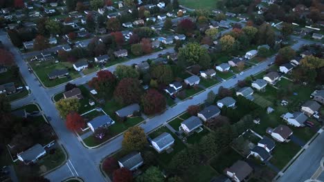 Houses-in-American-neighborhood-at-dusk