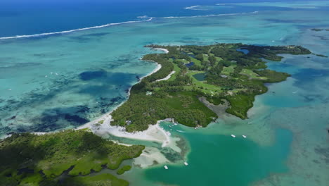 Luftdrohnenansicht-Von-Deer-Island,-Flacq,-Insel-Mauritius,-Indischer-Ozean