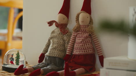 Scandinavian-Nisse-couple-in-traditional-festive-attire