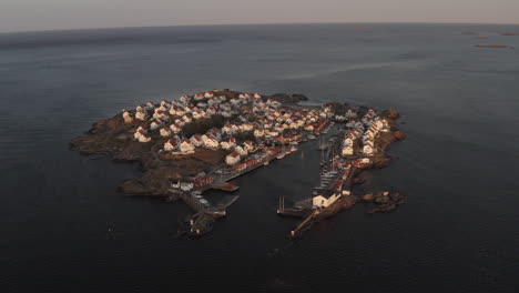 Aerial-view-of-the-island-and-the-fishing-village-of-Åstol,-Sweden