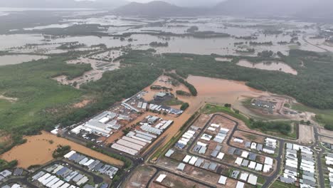 Inundaciones-Extremas-En-Trinity-Park-En-Cairns-Después-De-Que-El-Ciclón-Jasper-Causara-Inundaciones-En-El-Río-Barron,-Cairns