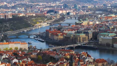 Vltava-river-dividing-Prague-city-in-Old-town-and-Lesser-town