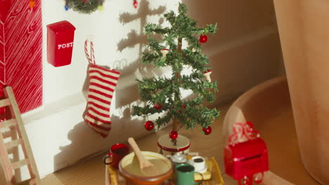 Miniatur-skandinavische-Weihnachtskulisse-Mit-Baum-Und-Elfenbriefkasten