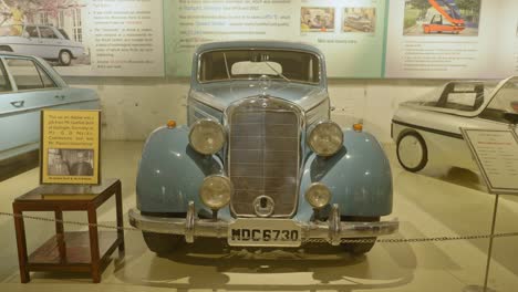 Mercedes-Benz-1705-Coche-Clásico-De-época-En-Exhibición-En-El-Museo,-Viejo-Mercedes-Benz
