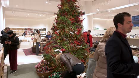 Shoppers-are-seen-buying-Christmas-ornaments-and-gifts-at-a-Home-Decor-retail-store-during-the-winter-festivities