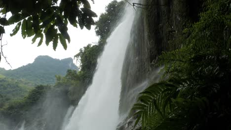Ban-Gioc–Detian-Falls-revealing-mesmerising-display-of-power-and-beauty