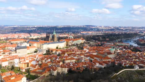 Prague-Castle-and-Saint-Vitus-Cathedral,-Lesser-town