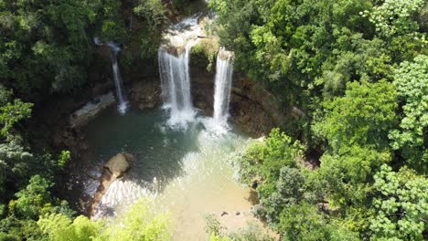 Luftaufnahme-Des-Salto-Alto-Wasserfalls-In-Der-Provinz-Monte-Plata-In-Der-Nähe-Von-Bayaguana-In-Der-Dominikanischen-Republik