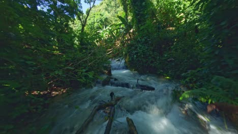 FPV-Drohnenperspektive-Der-Privaten-Villa-Miriam-Mit-Schwimmbädern-Und-Natürlichen-Wasserfällen,-San-Rafael,-Provinz-Barahona-In-Der-Dominikanischen-Republik