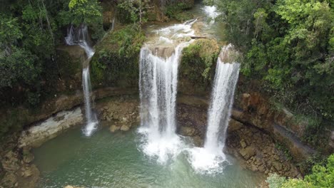 Luftaufnahme-Des-Salto-Alto-Wasserfalls-In-Der-Provinz-Monte-Plata-In-Der-Nähe-Von-Bayaguana-In-Der-Dominikanischen-Republik