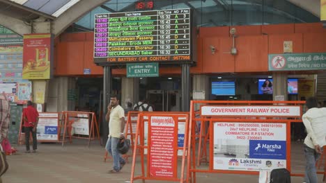 Government-railway-police-barricades-at-the-entrance-of-Coimbatore-Railway-Station