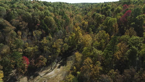 Autumn-fall-forest-park-landscape-in-Eagle-Hollow,-Arkansas,-USA,-aerial