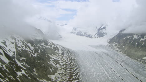 Gran-Glaciar-Aletsch-En-Los-Alpes-Berneses-En-El-Cantón-Suizo-De-Valais,-Suiza,-Antena