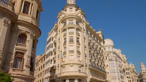 Valencianische-Architektur-Auf-Dem-Modernisme-Platz-Des-Rathauses-Von-Valencia,-Spanien