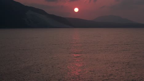 Timelapse-Of-Sunset-In-The-Seascape-Of-Delisha-In-Socotra-Island,-Yemen
