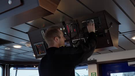 Captain-is-calling-Mayday-on-emergency-VHF-Channel-16-from-wheelhouse