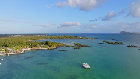 Drone-Aéreo-De-Playa-Tropical-En-La-Isla-Mauricio,-Océano-índico