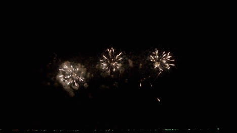 Drawings-in-the-sky-of-fireworks-in-slow-motion