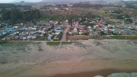 Playa-En-La-Costa-Norte-De-Chile,-Playa-Pichicuy,-Región-De-Valparaiso,-País-De-Chile