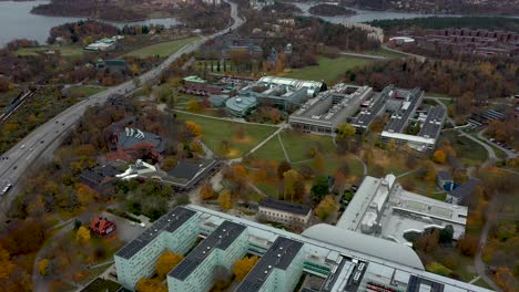 Aerial-footage-of-Stockholm-University-Frescati-Campus,-in-November-2019
