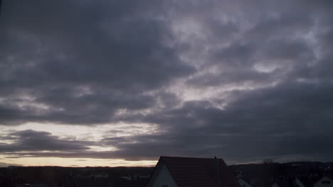 Superweite-Zeitrafferaufnahme-Eines-Sonnenuntergangs-In-Weißenhorn,-Süddeutschland