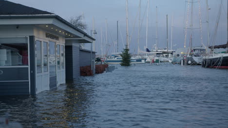 Überschwemmung-Von-Te-Durch-Starke-Winde-Des-Sturms-Namens-Pia