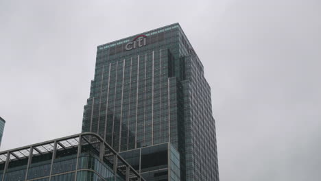 Weitwinkelaufnahme-Des-Citi-Hauptquartiers-Canary-Wharf-In-London,-Großbritannien,-Dem-Finanz--Und-Bankenviertel