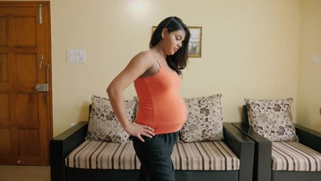 Women-exercising-during-her-pregnancy