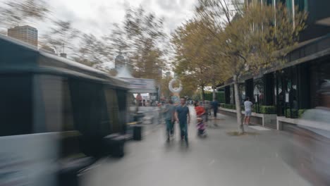 Timelapse-En-Movimiento-A-Través-De-Southbank-Melbourne,-Australia