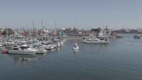 Scenic,-landscape-view-of-Long-Beach-port-with-boats-in-the-distance