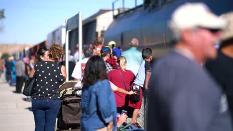 ‘Big-Boy’-train-draws-big-crowd-in-Old-Town-Victorville,-California