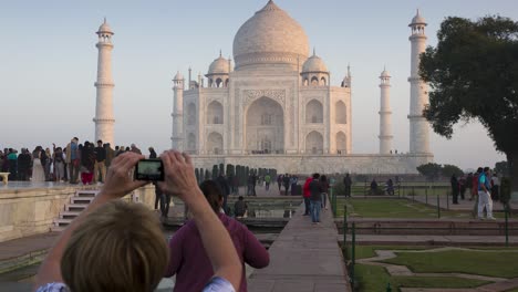 Hyperlapse-Des-Taj-Mahal-Bei-Sonnenaufgang-In-Agra,-Indien