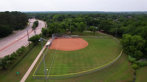 Redaktionelle-Luftaufnahmen-Vom-Baseballfeld-Im-Glenwick-Park-In-Flower-Mound,-Texas