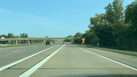 Taking-exit-95-from-I-96-to-496-in-downtown-Lansing,-Michigan