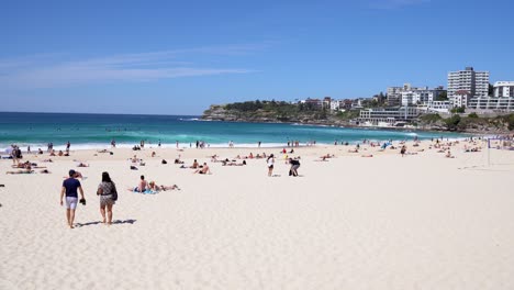 People-enjoying-themselves-at-Sydney's-Bondi-beach