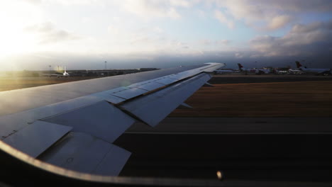 Plane-taking-off-on-the-Lisbon-airport