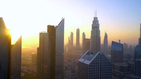 Morning-Cityscape-View-Of-Dubai-In-Shangri-La-Hotel---wide-shot