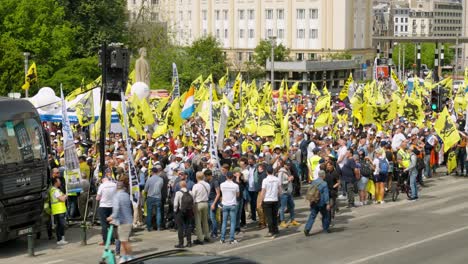 Protest-meeting-of-Flemish-far-right-political-party-Vlaams-Belang-in-the-city-center-of-Brussels,-Belgium