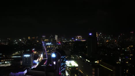 Zeitraffer-Der-Skyline-Im-Stadtzentrum-Von-Singapur-Bei-Nacht