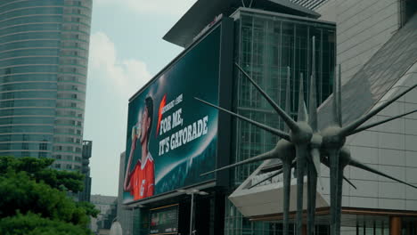 High-Tech-Digital-Billboards-At-Starfield-COEX-Mall-In-Gangnam-District,-Seoul,-South-Korea
