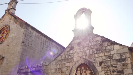 Dubrovnik,-Die-Morgensonne-Beleuchtet-Die-Stimmungsvollen-Mauern-Und-Dächer-Der-Altstadt