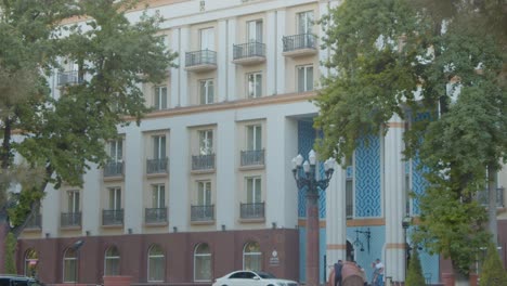 Tashkent-Palace,-hotel-in-the-heart-of-the-city,-people-in-the-shot