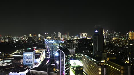 Zeitraffer-Der-Modernen-Skyline-Im-Stadtzentrum-Von-Singapur-Bei-Nacht