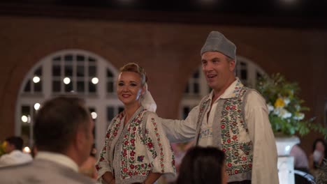 Traditionelle-Rumänische-Sänger-Treten-Auf-Einer-Hochzeitsfeier-Auf