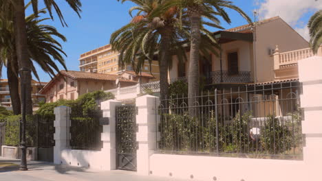 Historic-villas-on-the-waterfront-of-Benicassim,-Spain