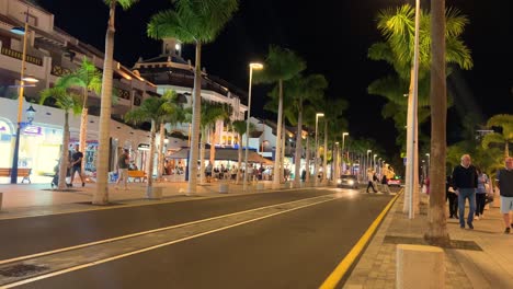 Strip-De-Las-Américas-En-Tenerife-Durante-La-Noche.